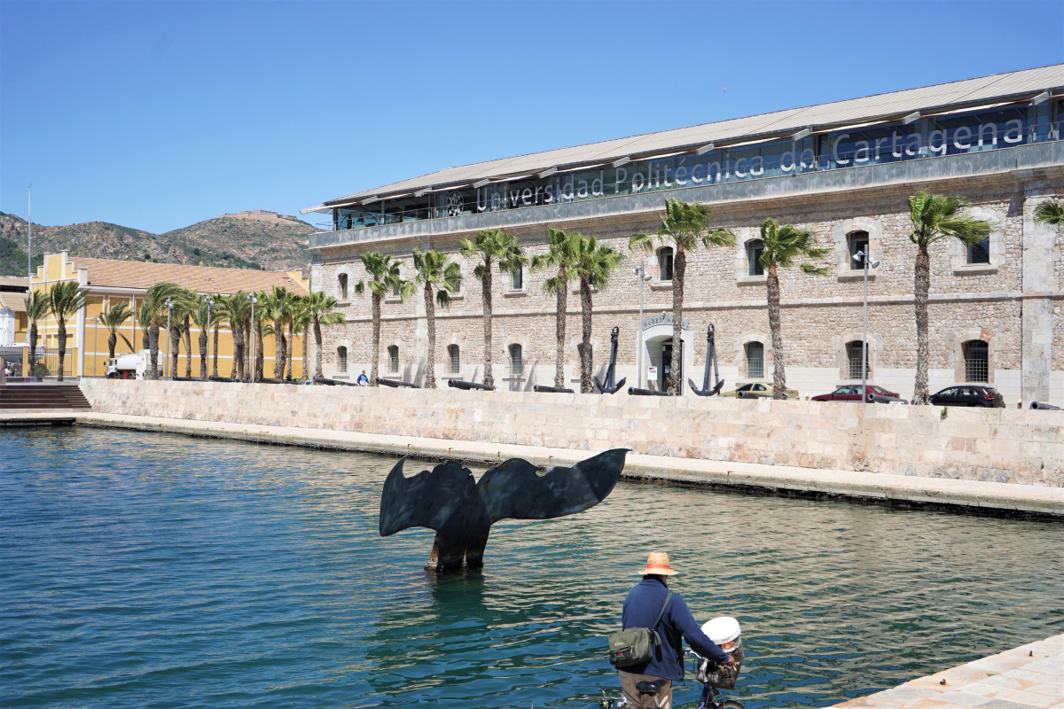 Imagen exterior del CIM.